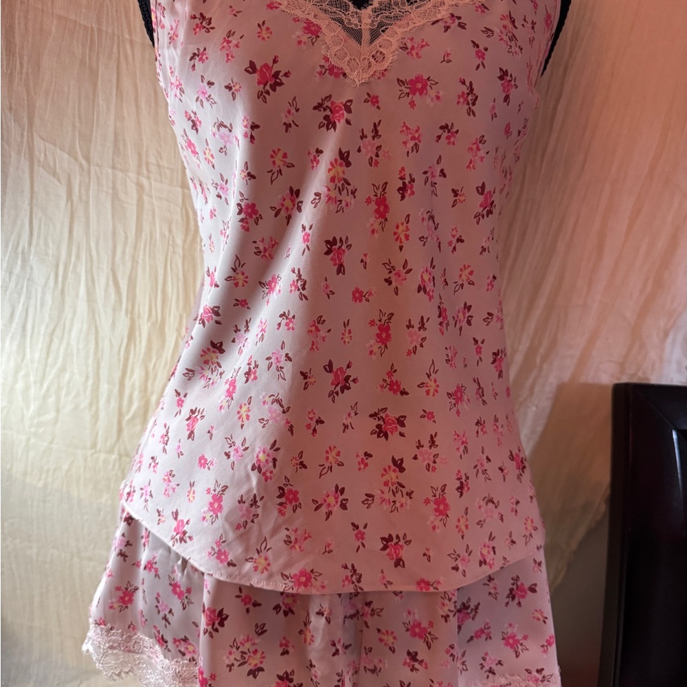 Victoria's Secret Pink and Cream Floral Lace Chemise - Picture 3 of 3